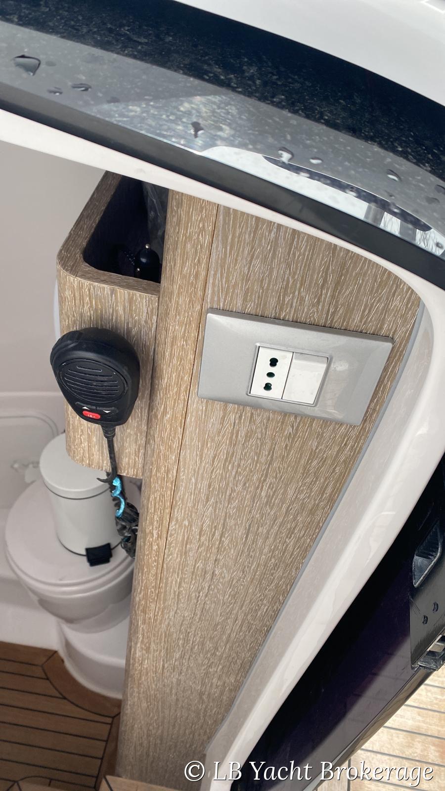 Pirelli PZero 1100 Cabin foto 10